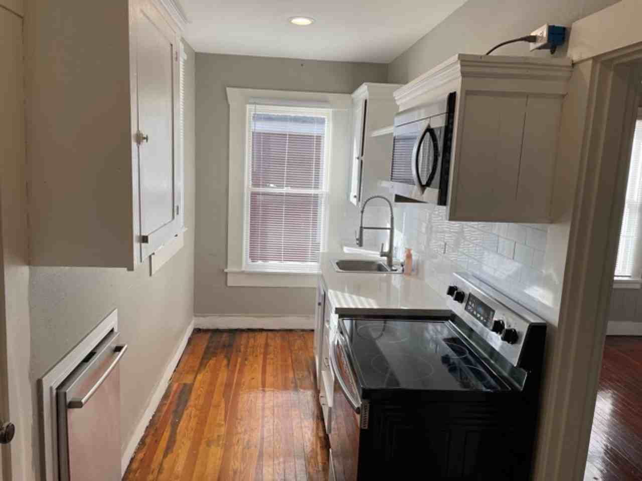 1347 Glen Oak Pl - Photo 4 of 11