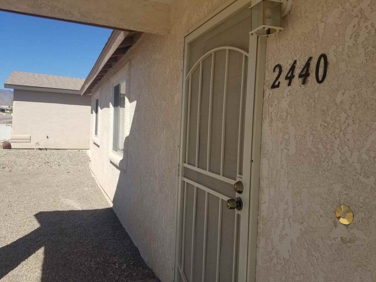 2440 Huntington Dr - Photo 2 of 16