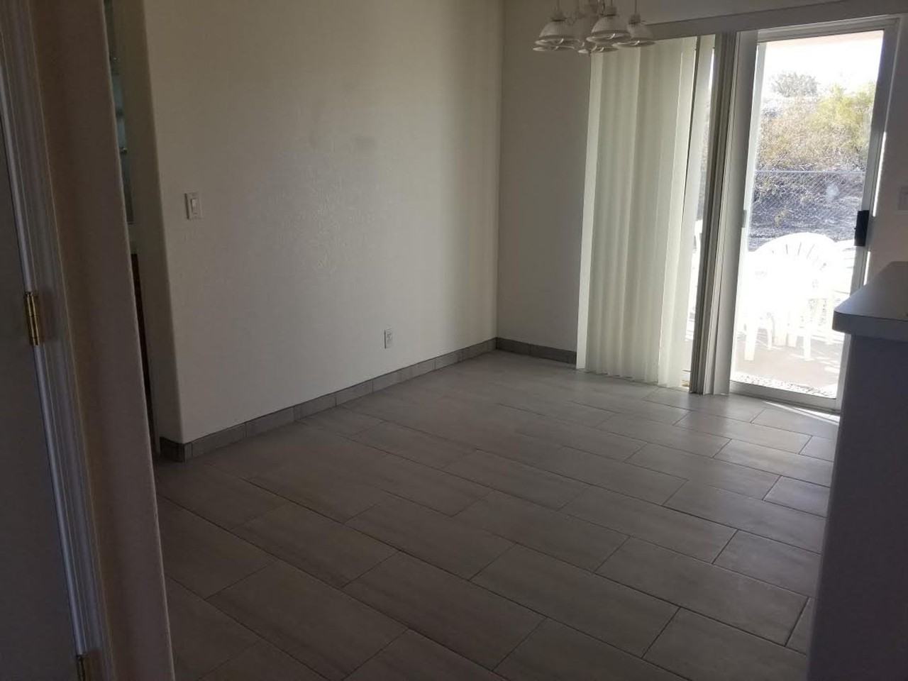 2440 Huntington Dr - Photo 5 of 16