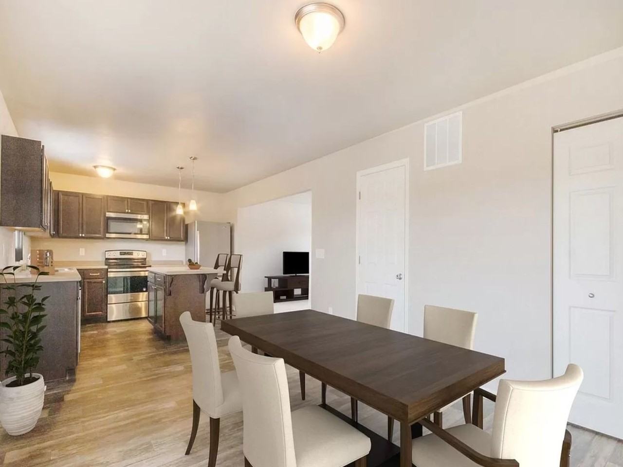 2315 Sagebrush St - Photo 2 of 16