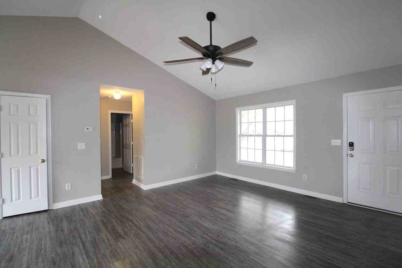 215 Old Treybrooke Dr - Photo 3 of 14