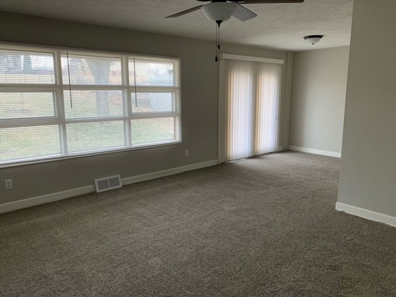 5141 W Zeamer St - Photo 2 of 10