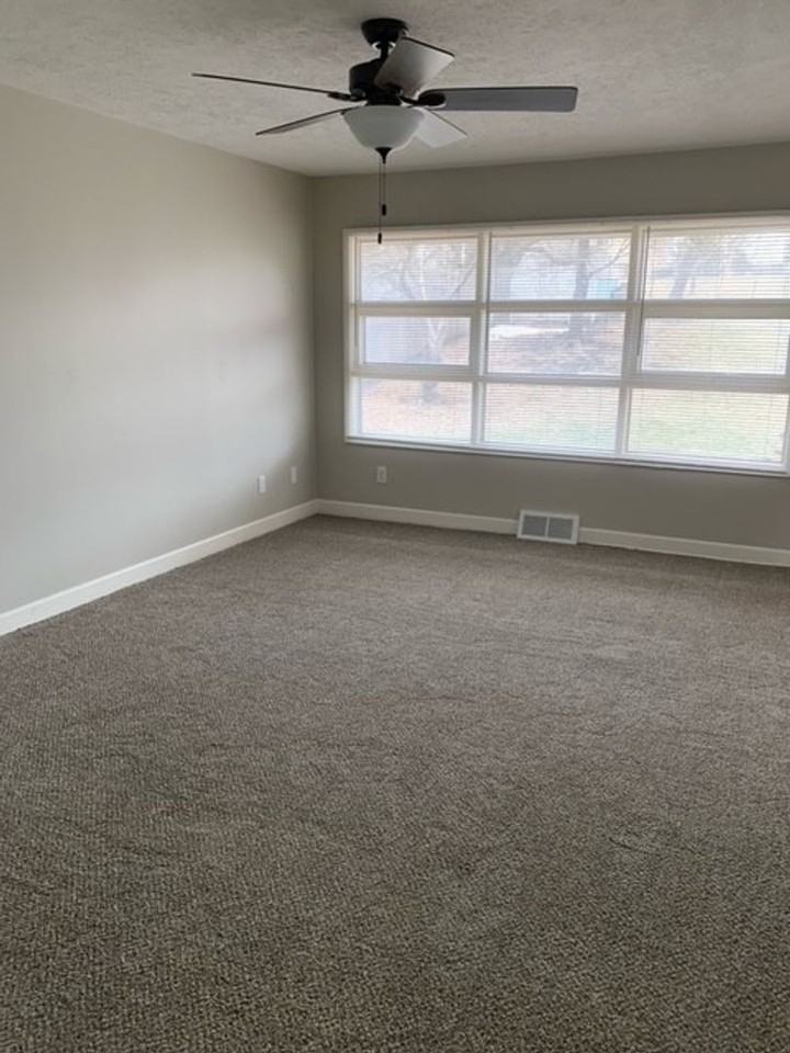 5141 W Zeamer St - Photo 3 of 10