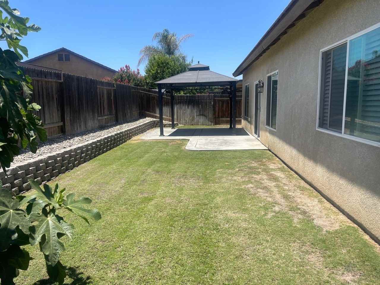 10205 Pinnacle Ct - Photo 2 of 11