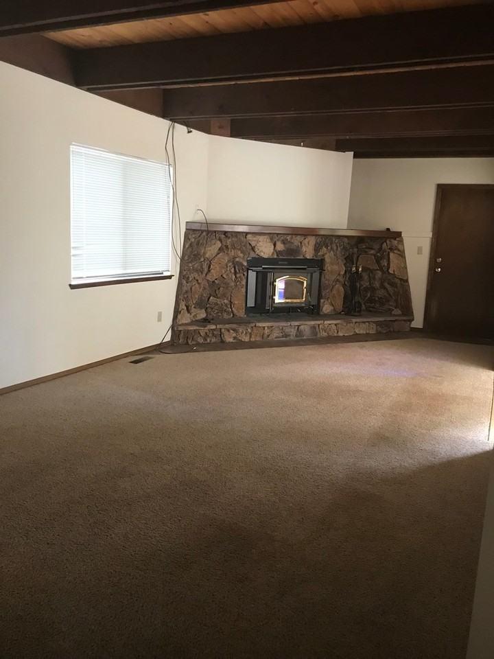 255 Pelton Ln - Photo 3 of 8