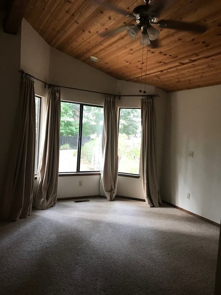 255 Pelton Ln - Photo 4 of 8