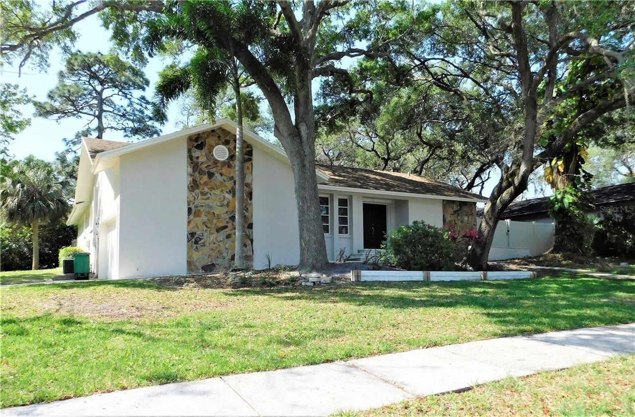 23 Hickory Ln - Photo 2 of 27