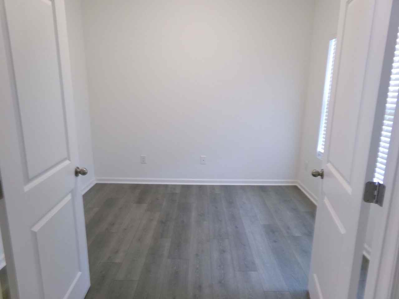 1403 Crestlawn Trl - Photo 3 of 21