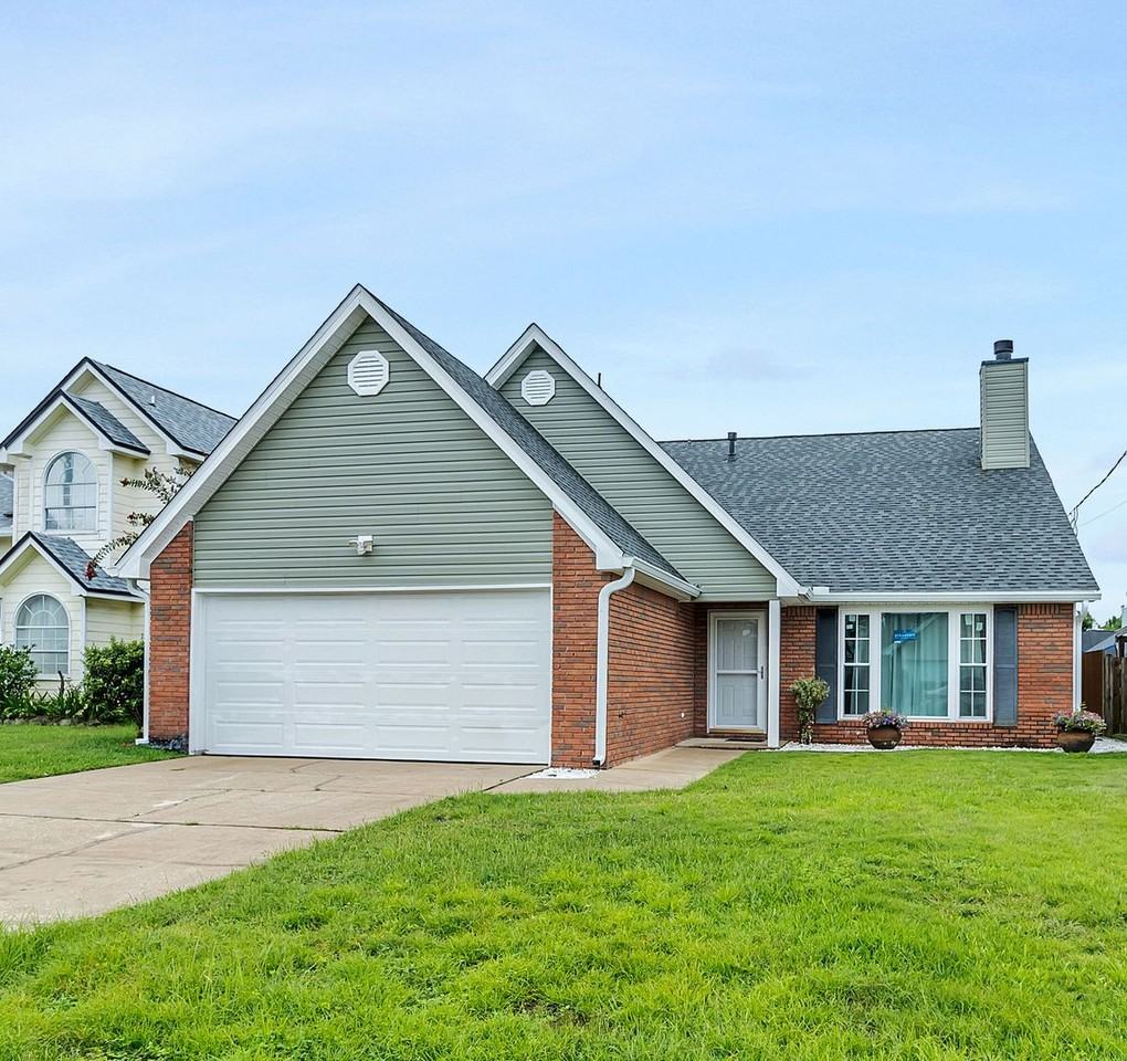 467 Sandy Ridge Cir - Photo 2 of 31