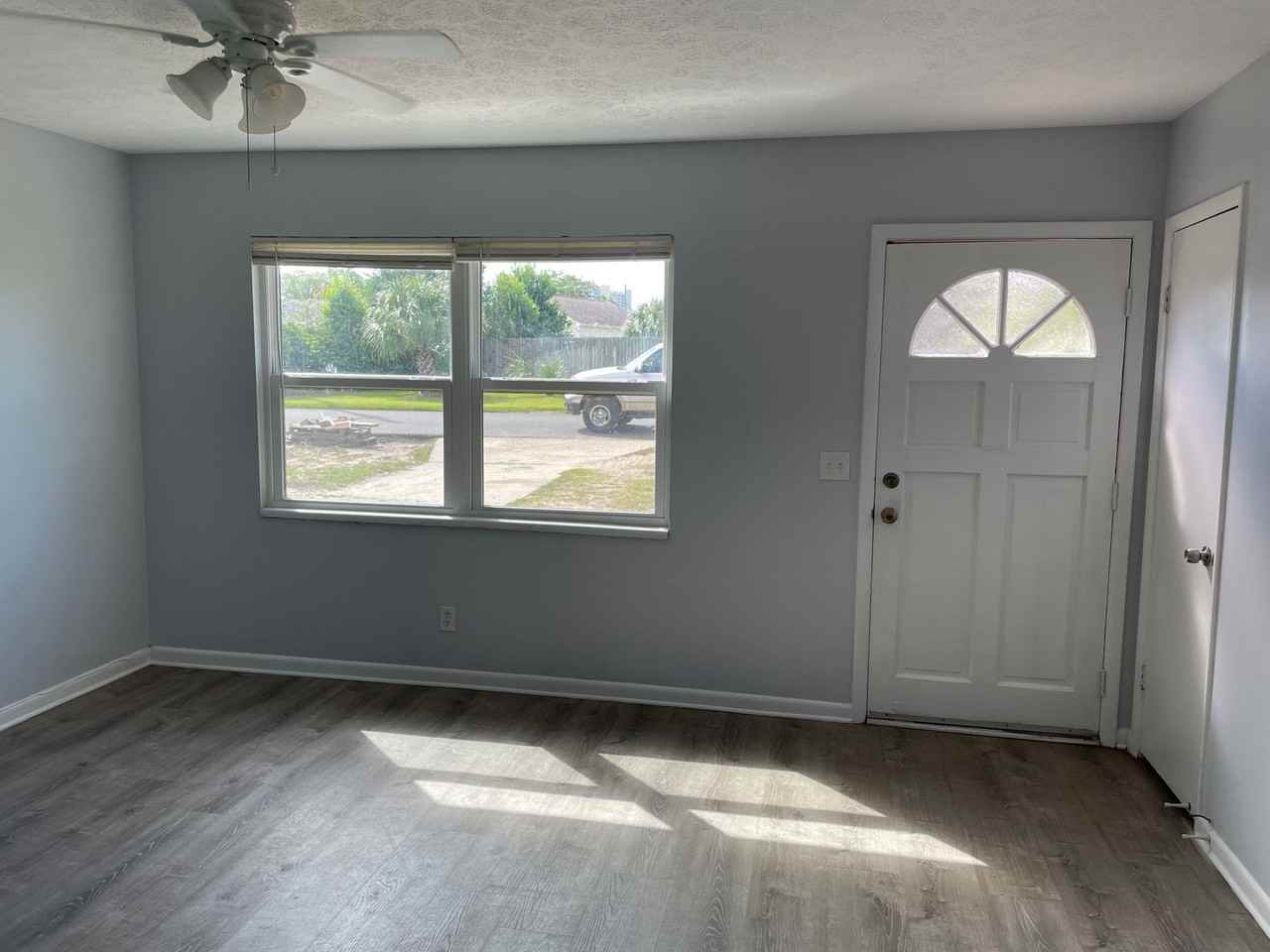 221 Santo Thomas St - Photo 2 of 10