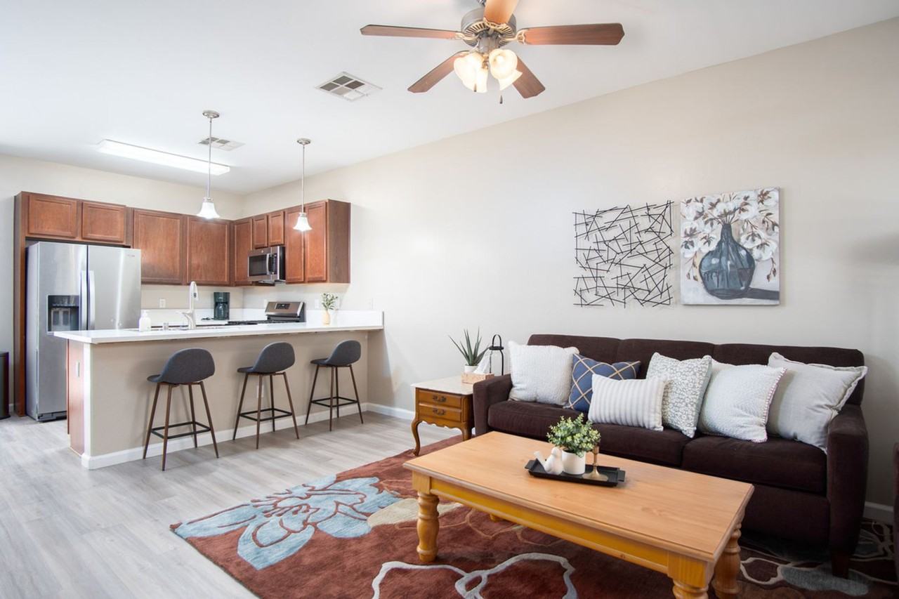 1896 W Roby Ave - Photo 3 of 21