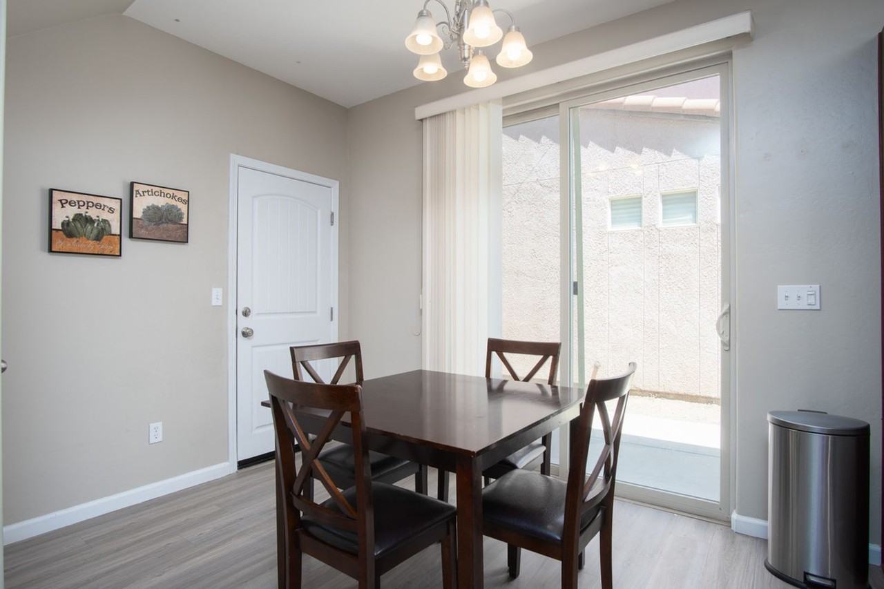 1896 W Roby Ave - Photo 5 of 21