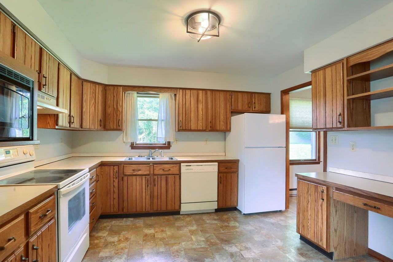 4912 Follins Court - Photo 7 of 25