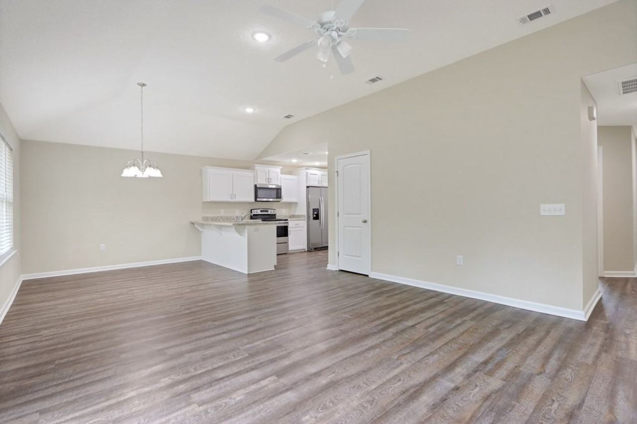 128 Villa Rd - Photo 6 of 25