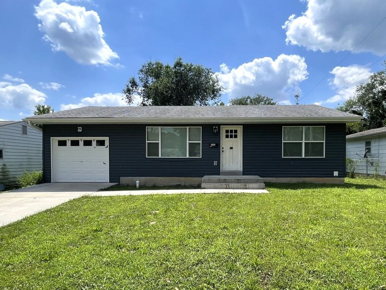 235 Kuhne Blvd - Photo 2 of 11