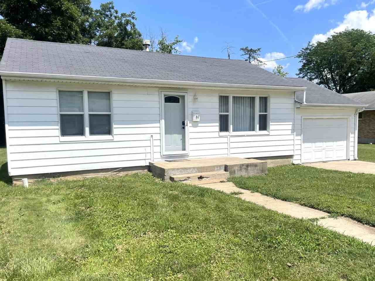 204 Kuhne Blvd - Photo 2 of 11