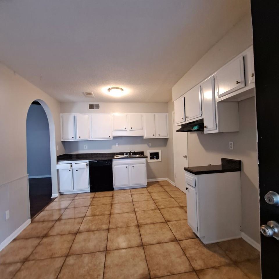 3408 Clearbrook Street - Photo 2 of 11