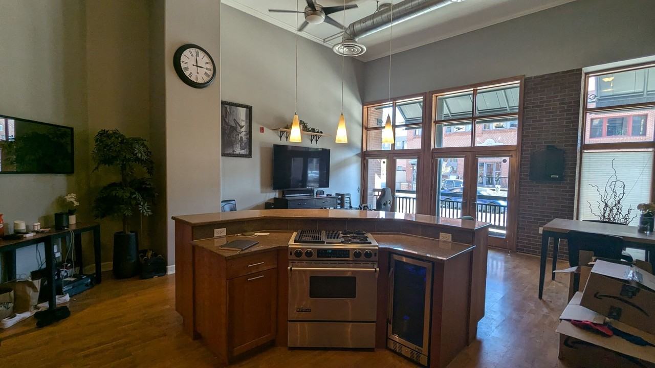 2245 Blake St - Photo 4 of 29