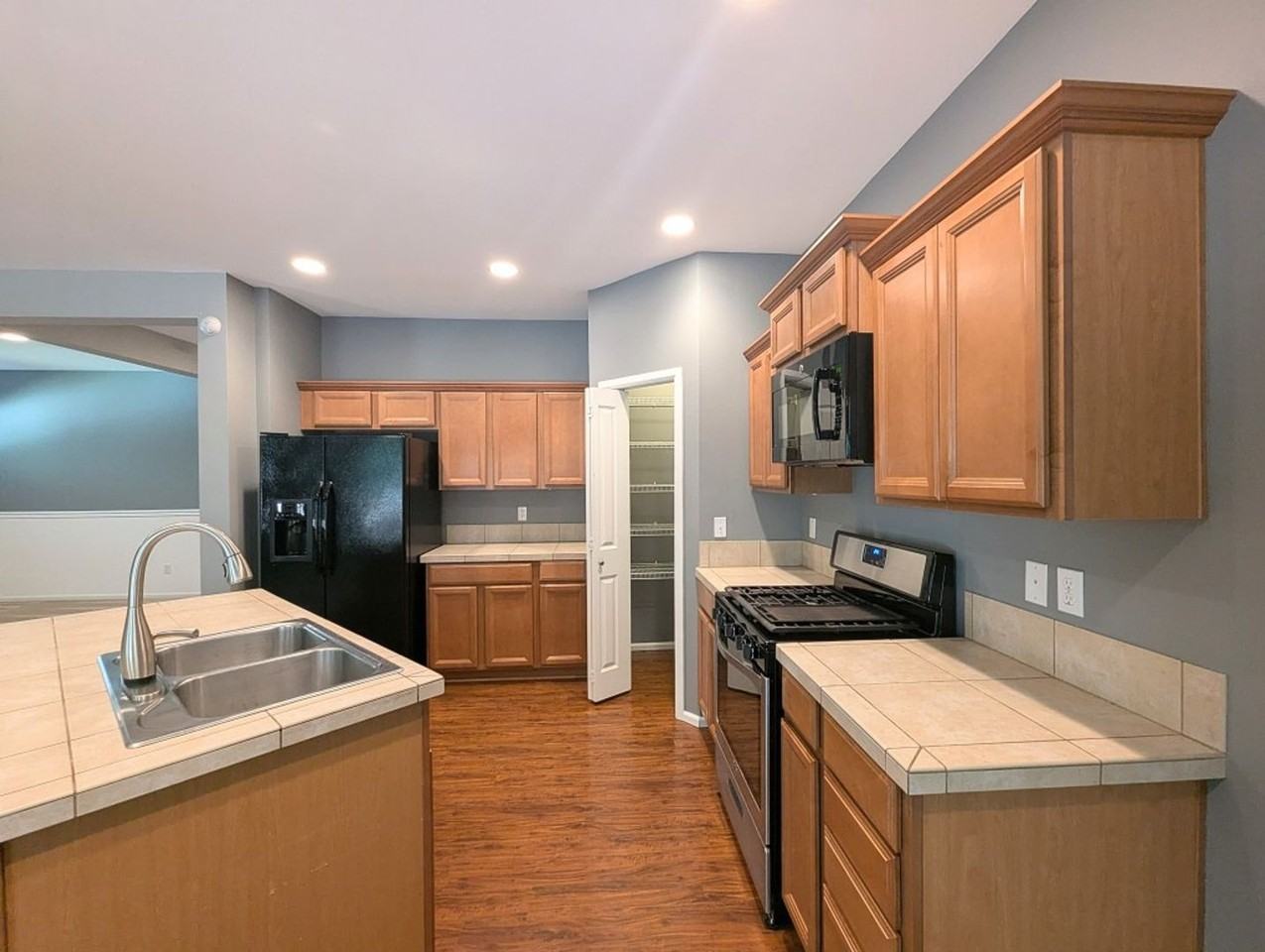 8415 10th Pl Se - Photo 7 of 24