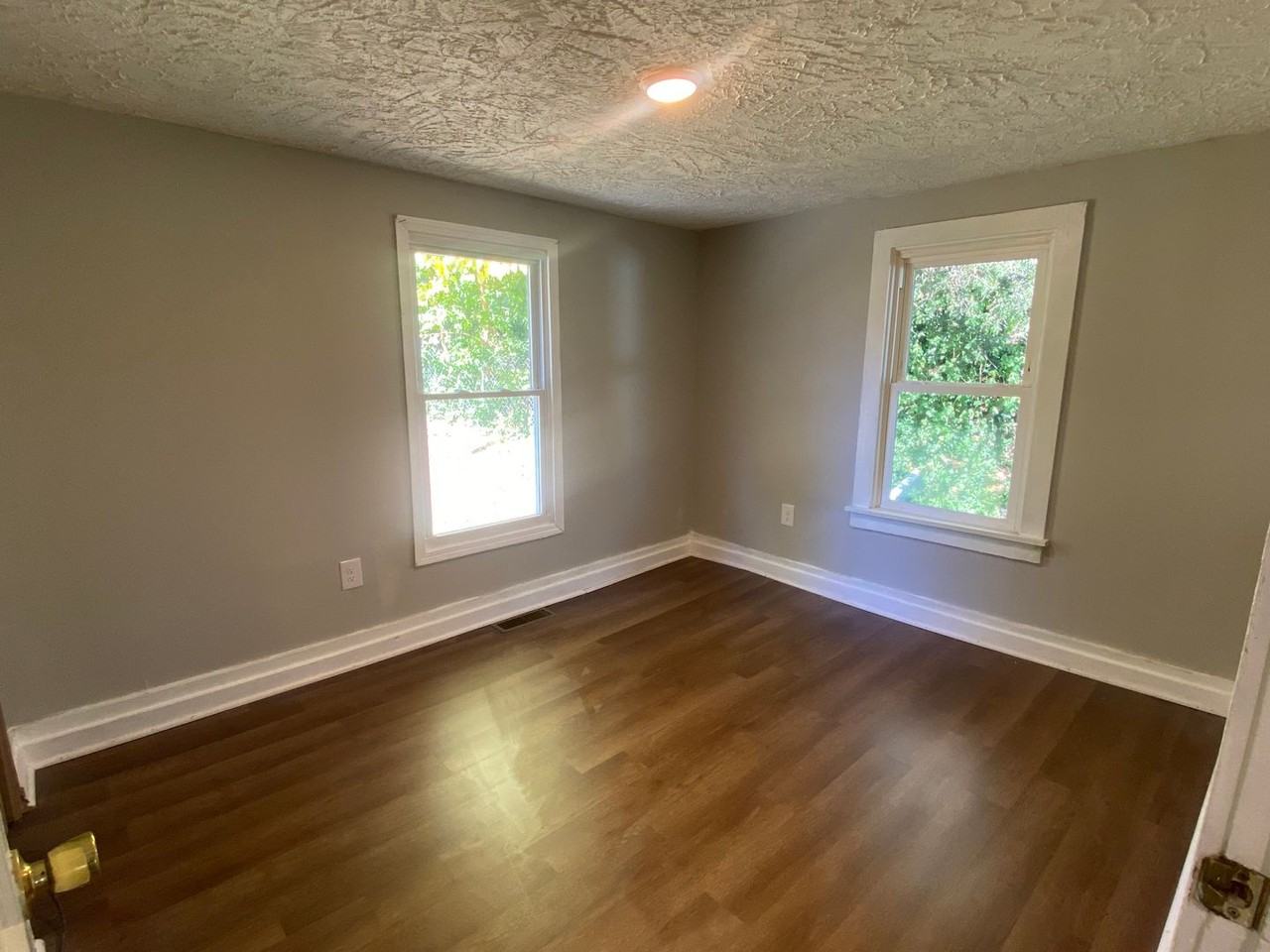 112 Chapel St - Photo 6 of 14