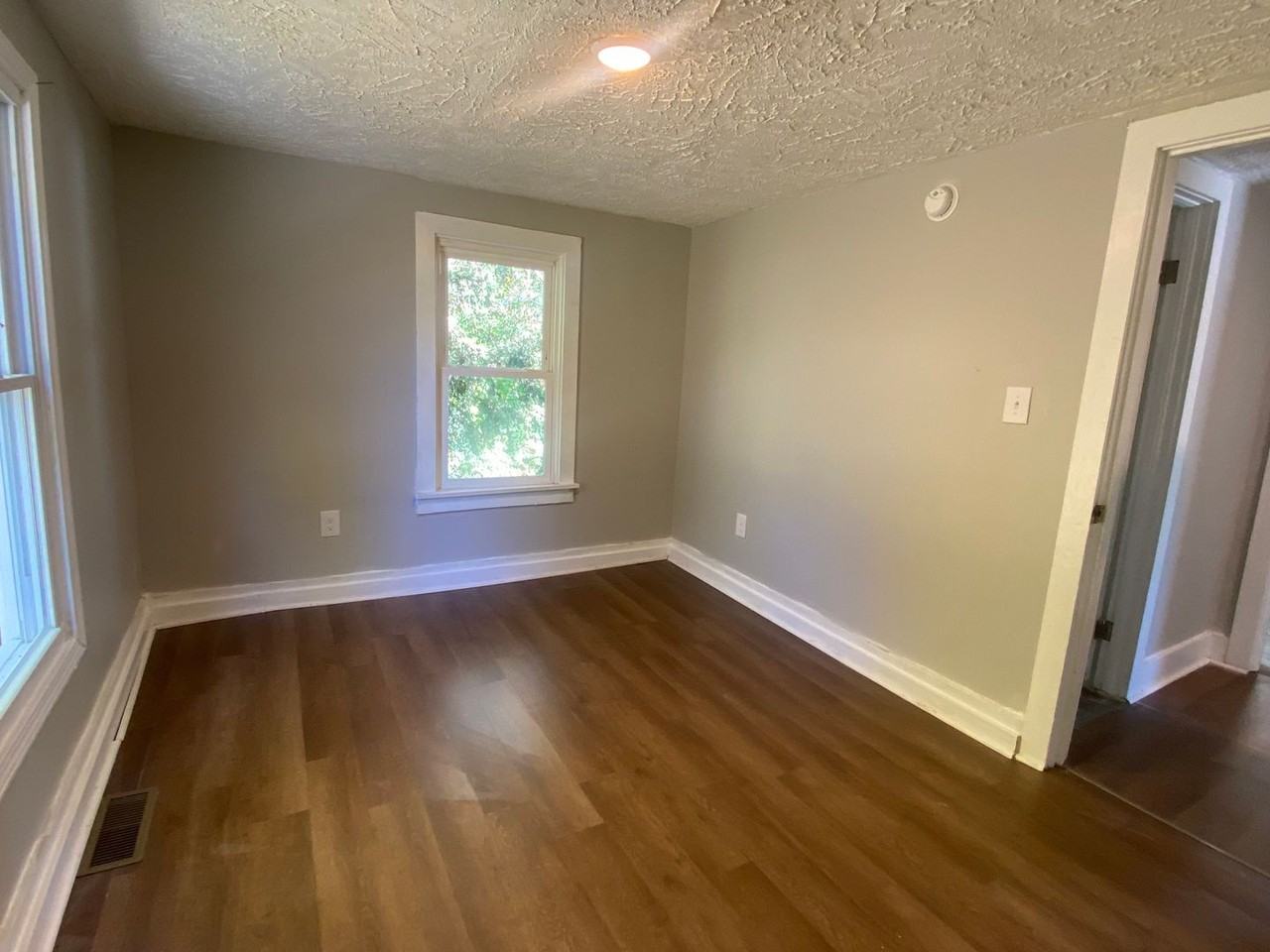 112 Chapel St - Photo 7 of 14