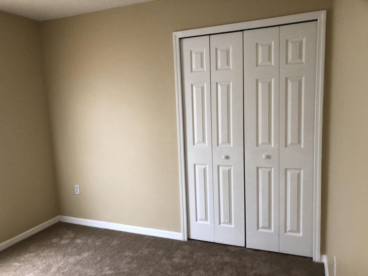 338 Greenwich Ct - Photo 5 of 17