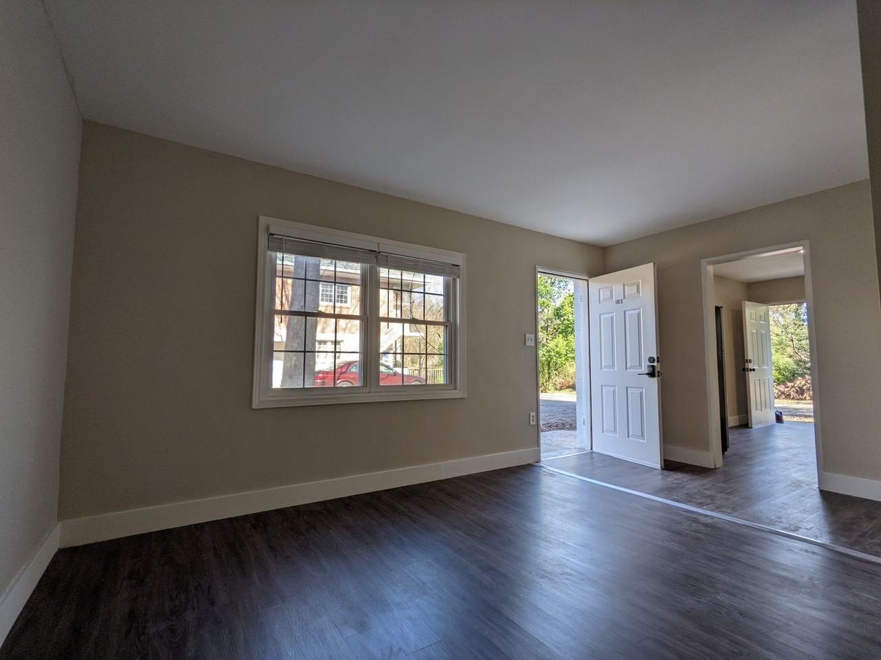 1461 Pine St Nw #B - Photo 2 of 11