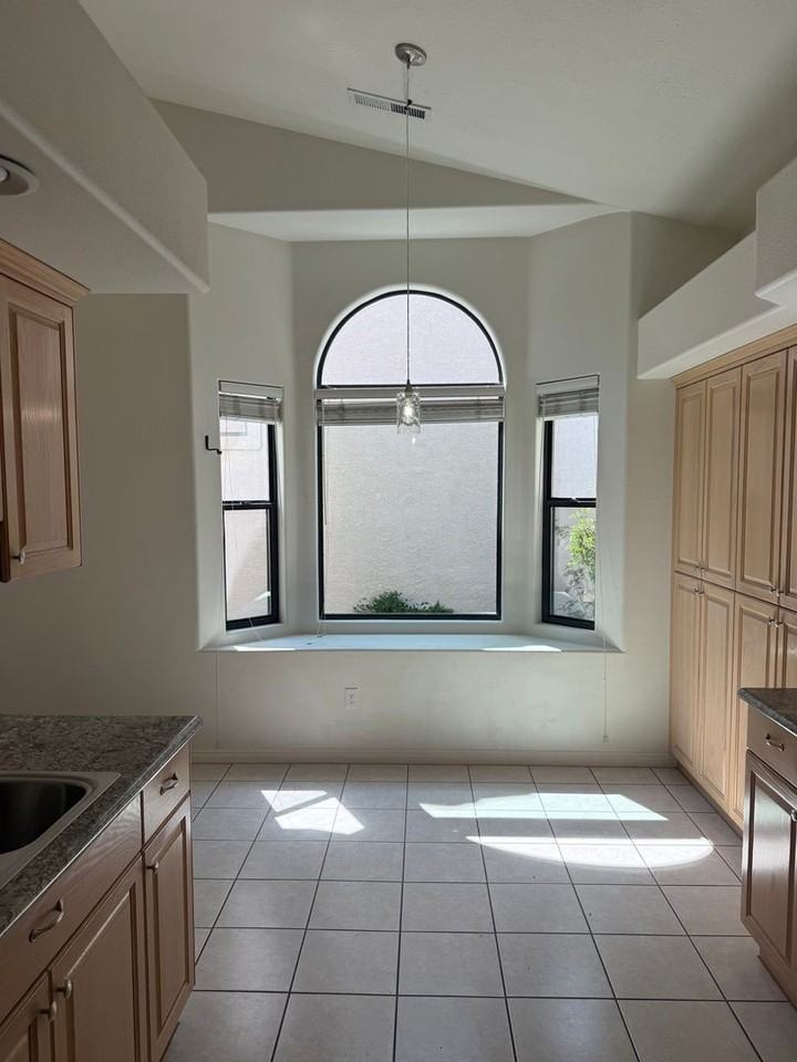 545 S Valley View Dr #119 - Photo 4 of 32