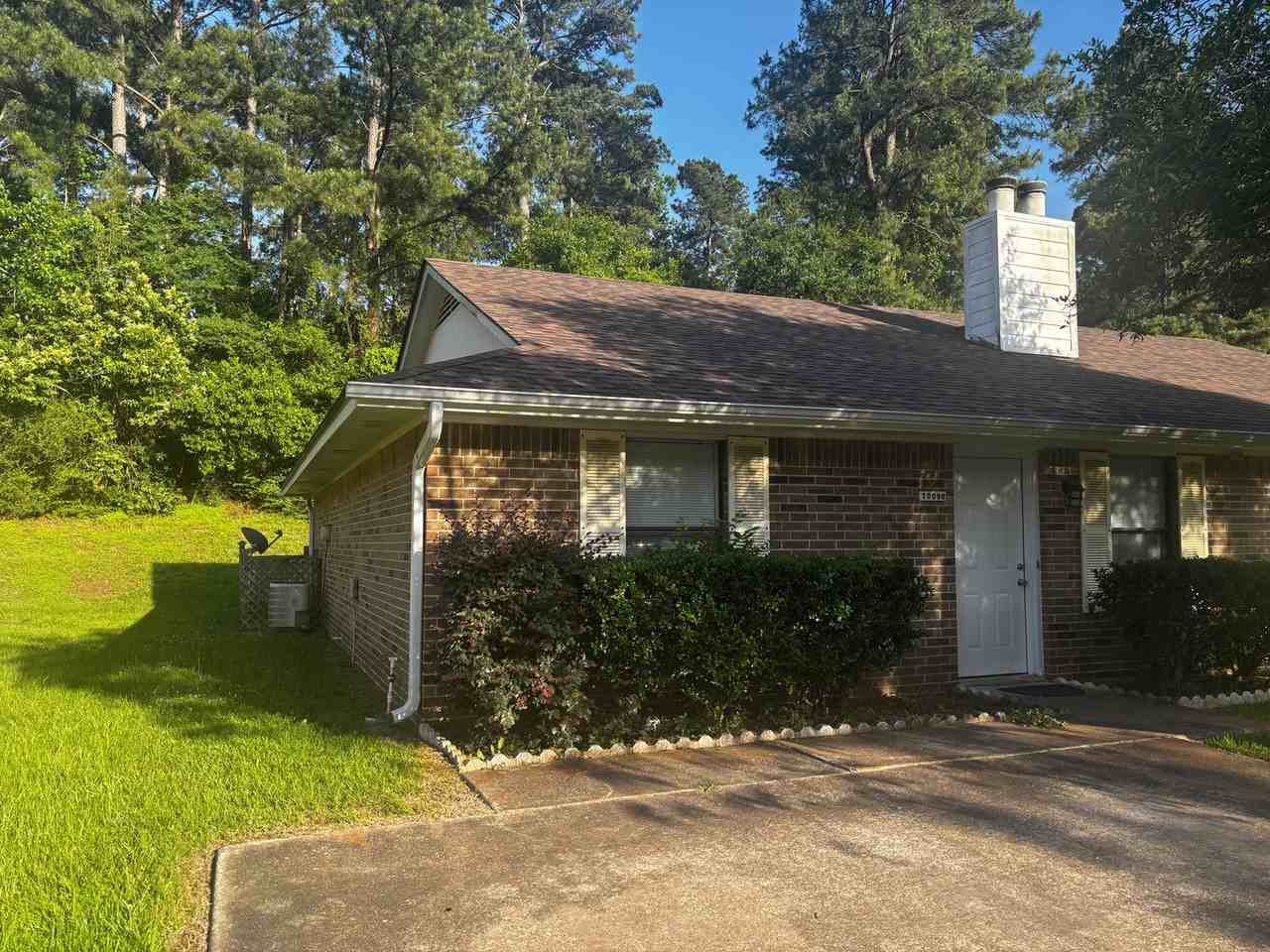 3009 Manor Lane - Photo 2 of 9