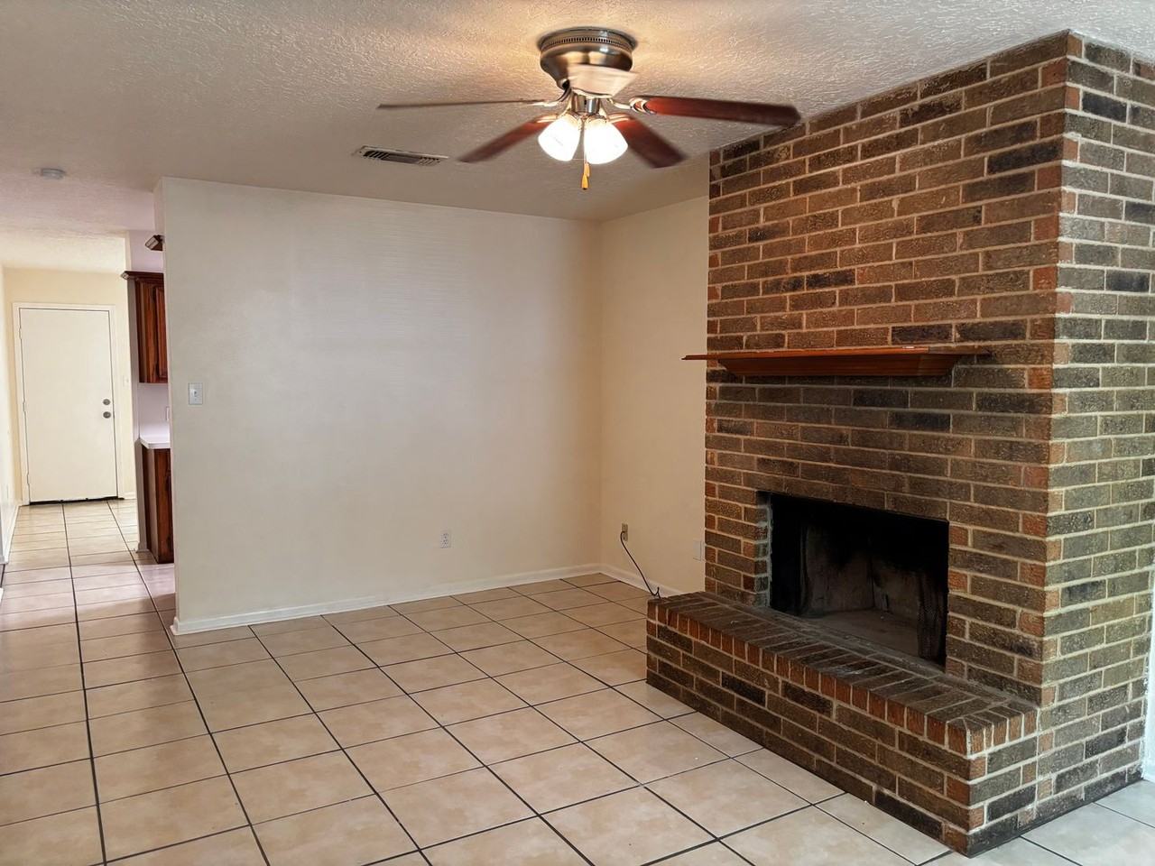 3009 Manor Lane - Photo 4 of 9