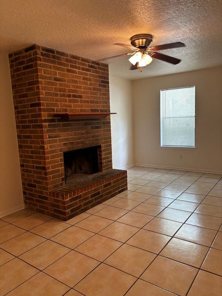 3009 Manor Lane - Photo 5 of 9