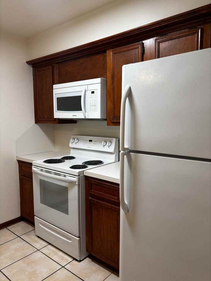 3009 Manor Lane - Photo 6 of 9