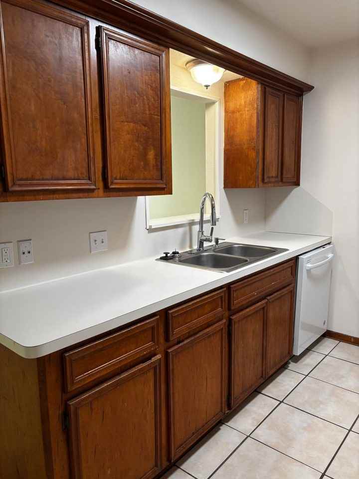 3009 Manor Lane - Photo 7 of 9