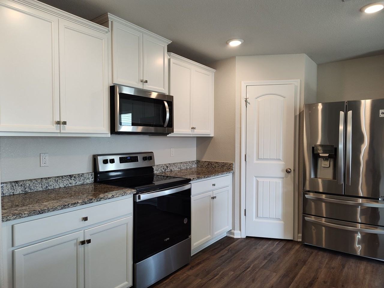9220 Creedmore Hills Dr - Photo 3 of 26