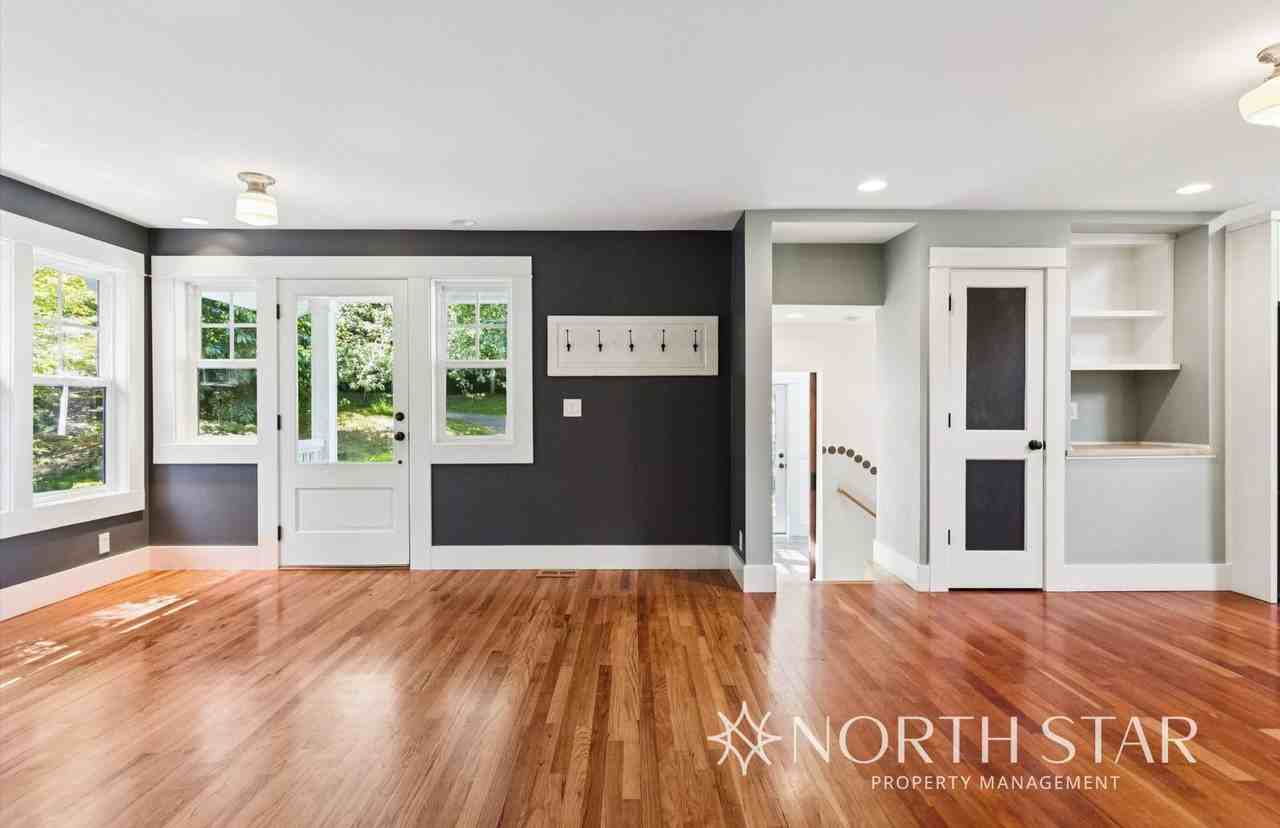 7617 Nw Skyline Blvd - Photo 3 of 34
