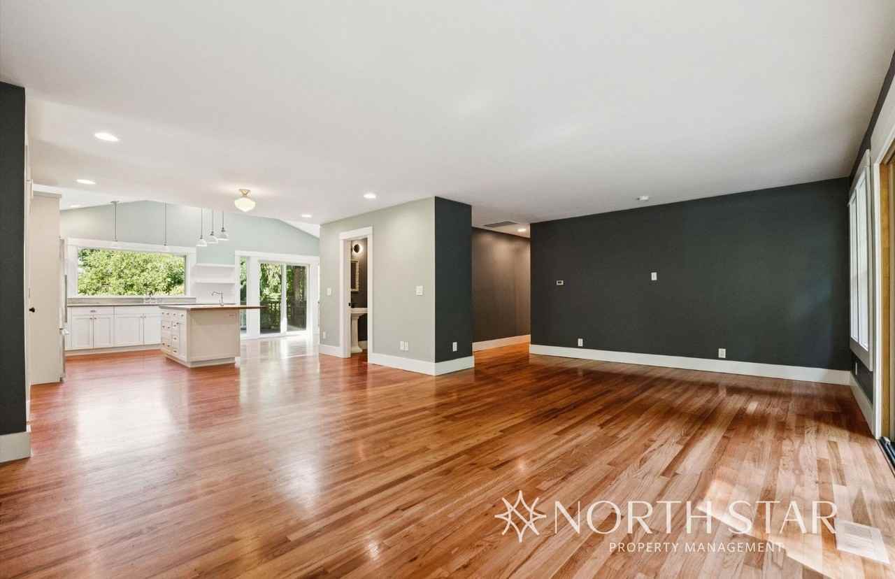 7617 Nw Skyline Blvd - Photo 6 of 34