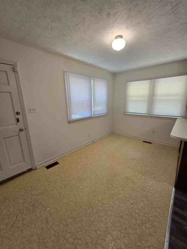 1855 Broadell Dr - Photo 2 of 18