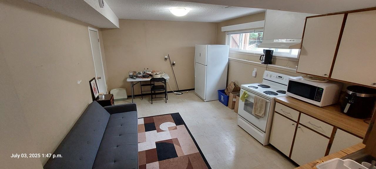 5161 Booth Avenue - Photo 3 of 8