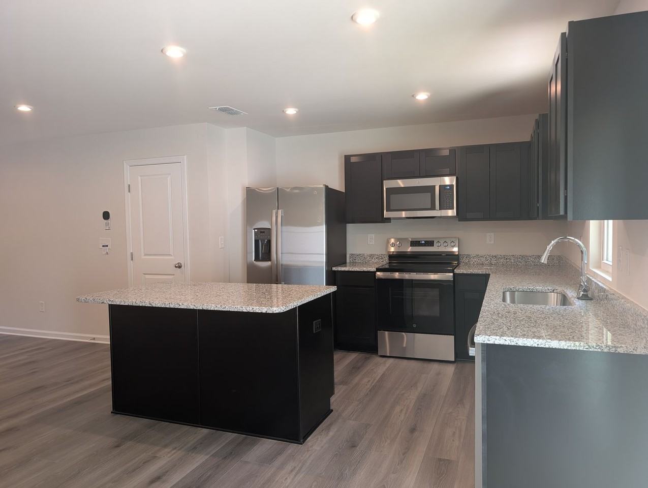 2019 Stephens Farm Dr - Photo 3 of 20