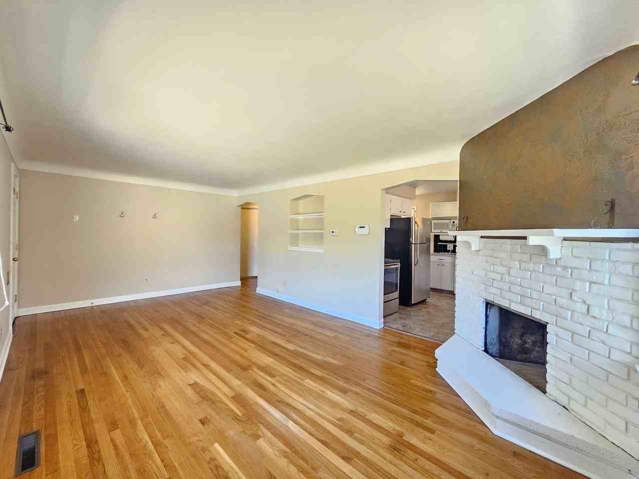 2907 W Boone Ave - Photo 3 of 21