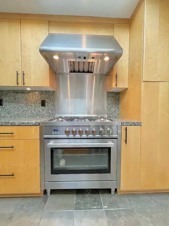 11044 111th Avenue Northeast - Photo 3 of 25