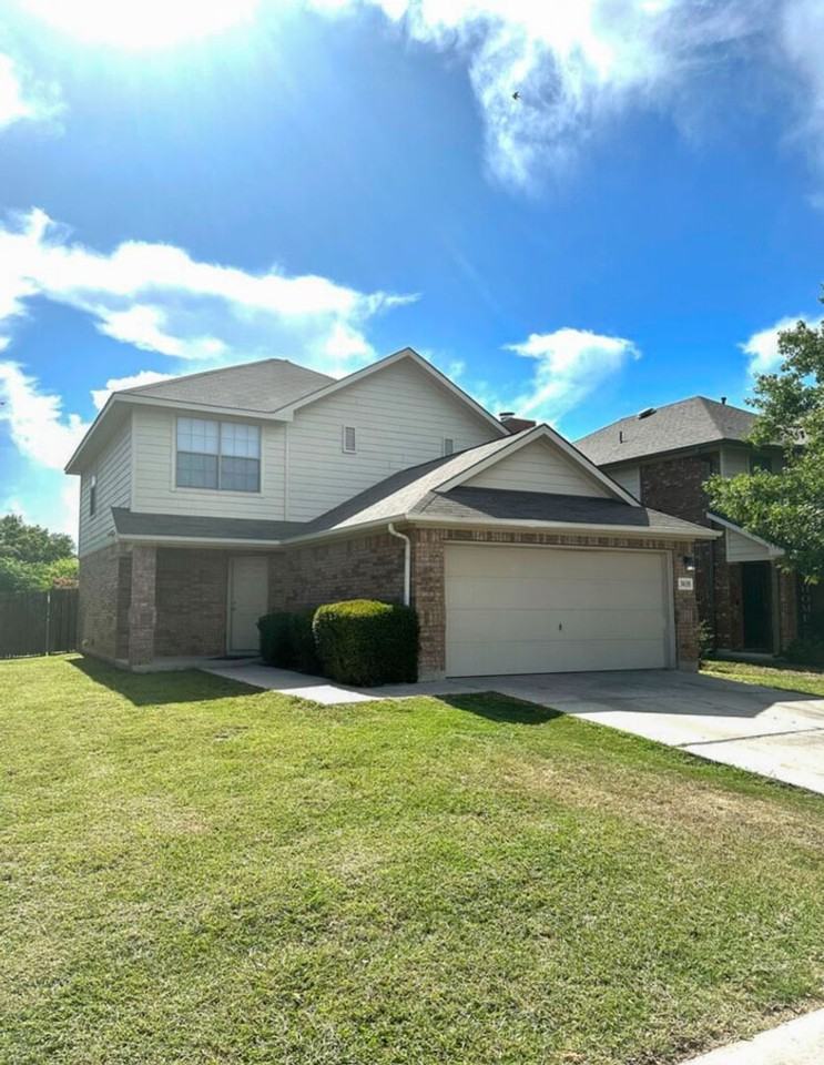 3035 Candleside Dr - Photo 2 of 24