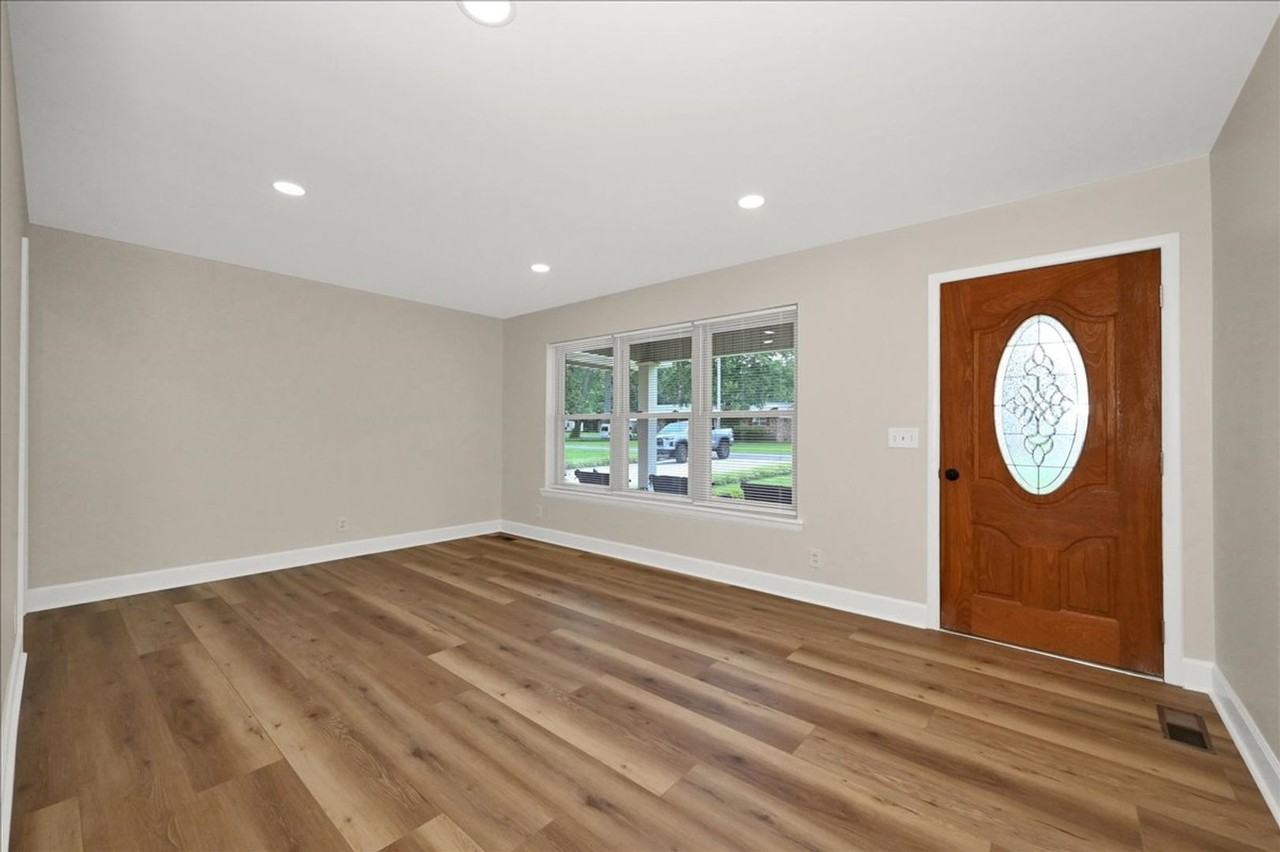 1208 Spruce St Se - Photo 3 of 24