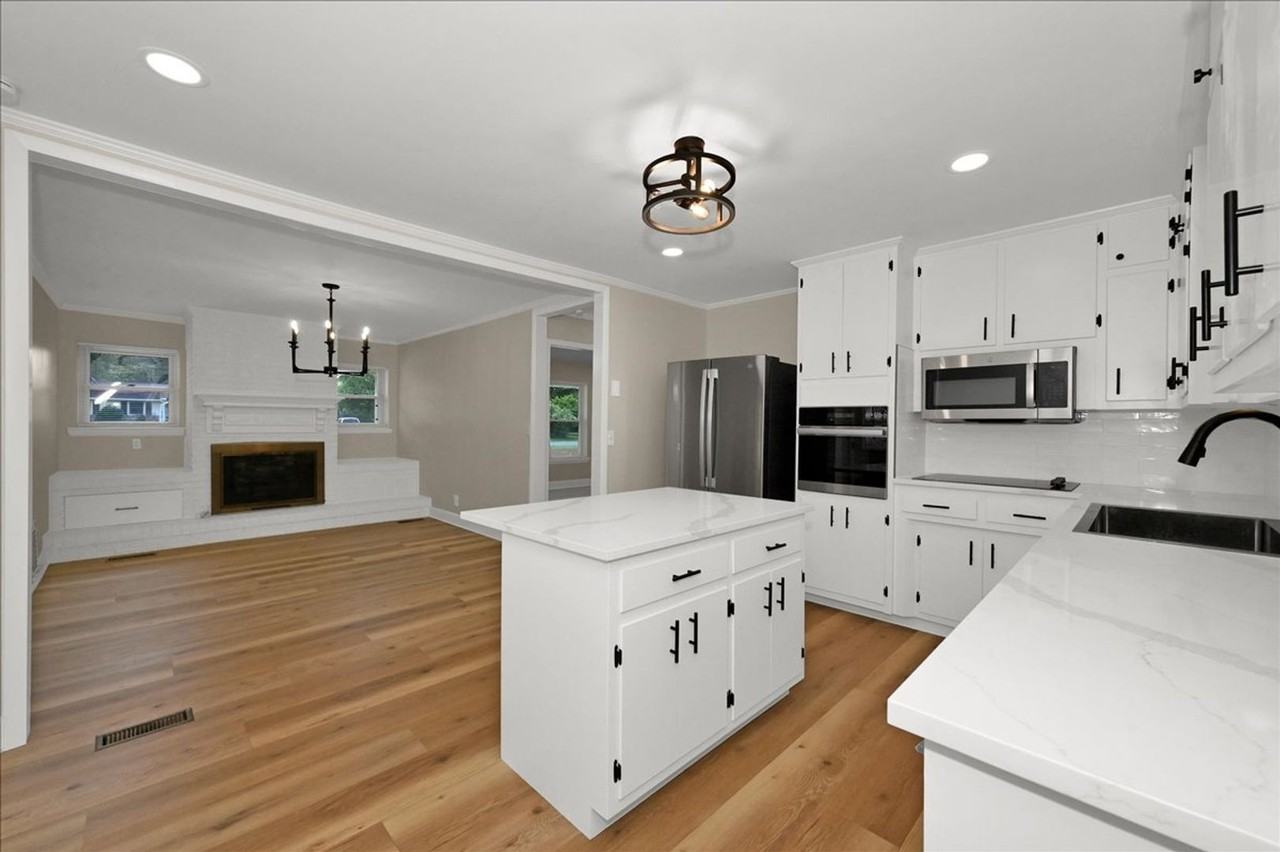 1208 Spruce St Se - Photo 7 of 24