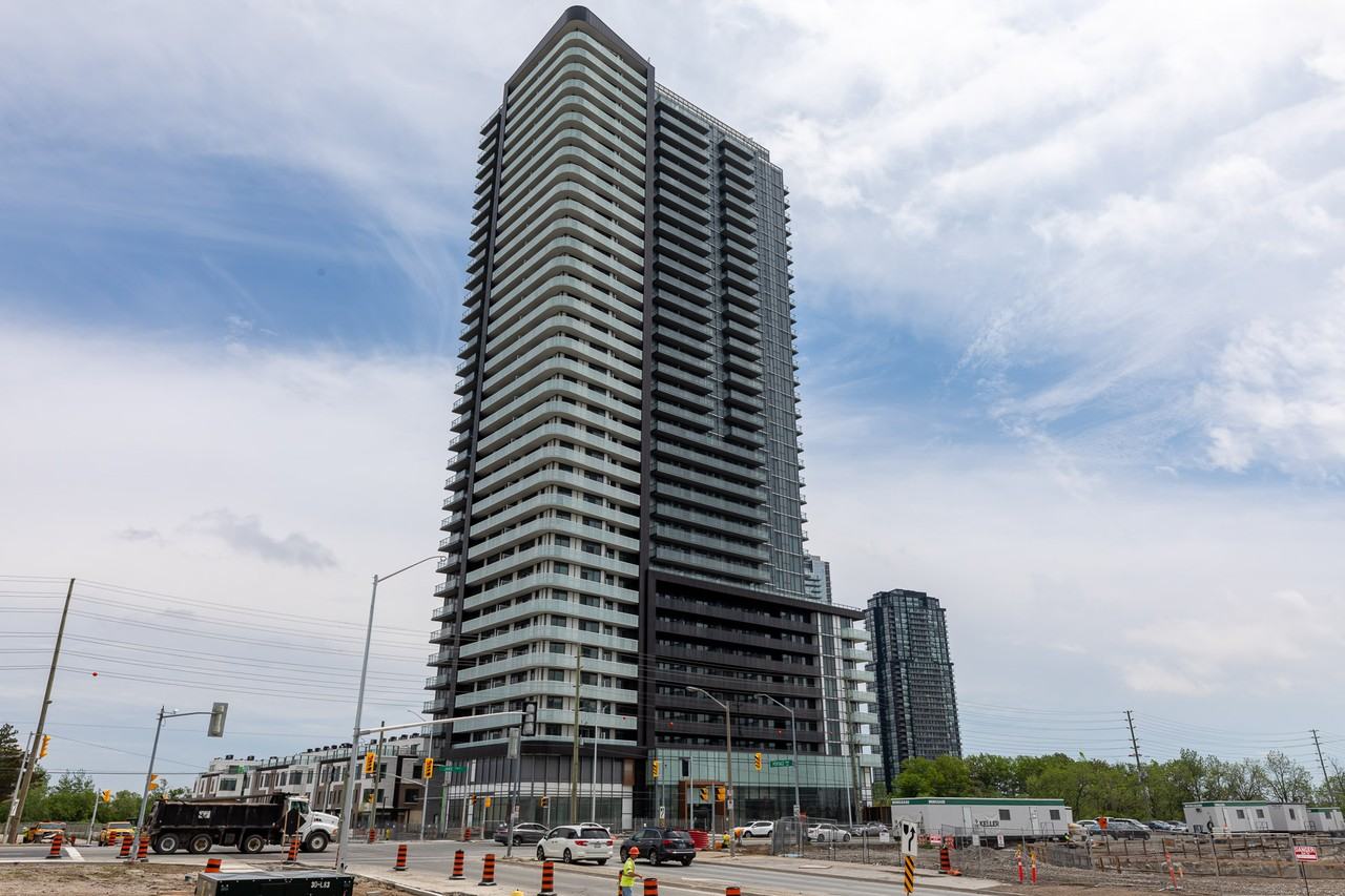 7895 Jane Street - Photo 2 of 11