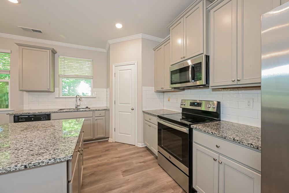 6755 Hill Rock Ln - Photo 7 of 17