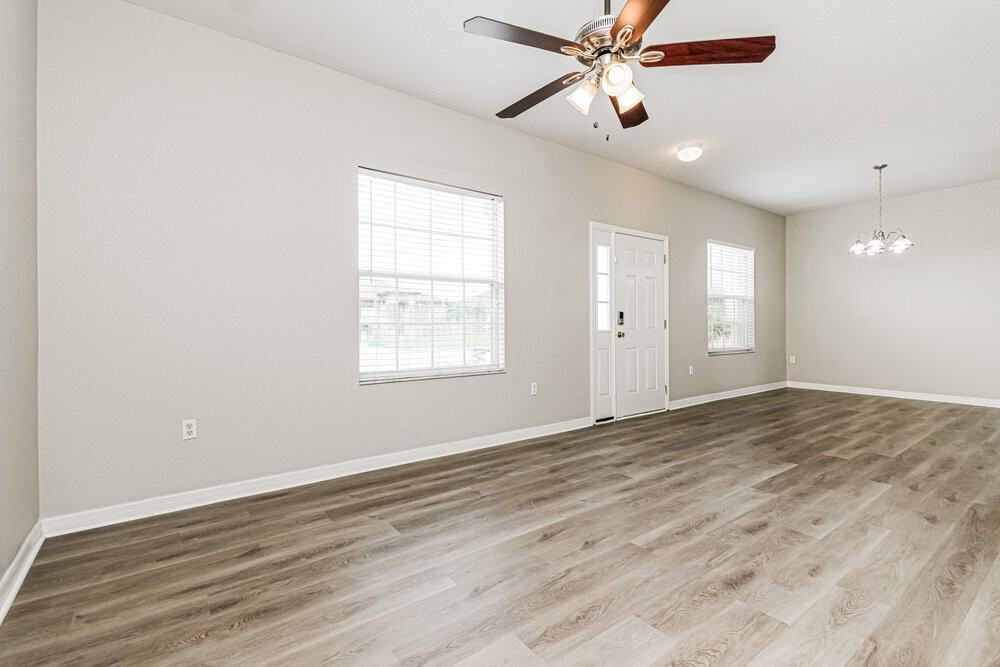 292 Cloverdale Rd - Photo 3 of 16