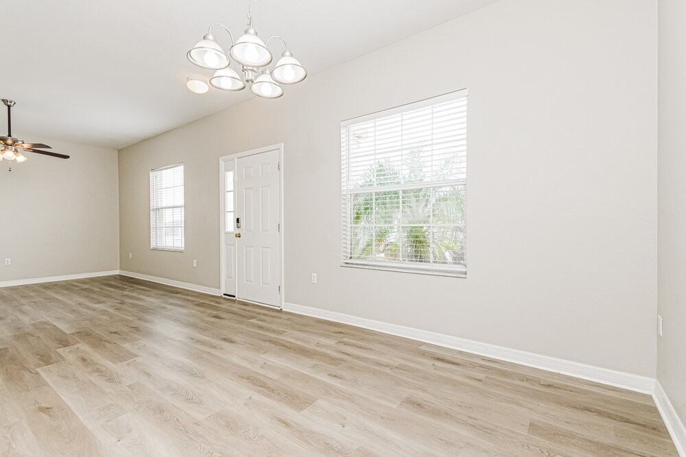 292 Cloverdale Rd - Photo 7 of 16