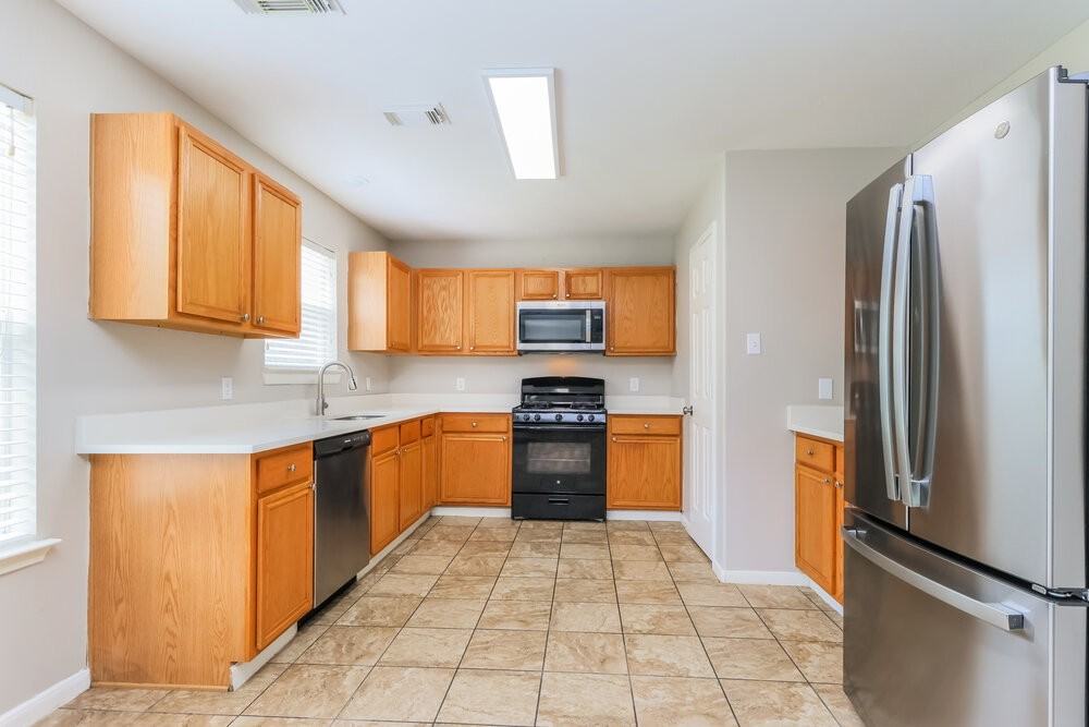 18419 Atascocita Meadows Dr - Photo 6 of 17