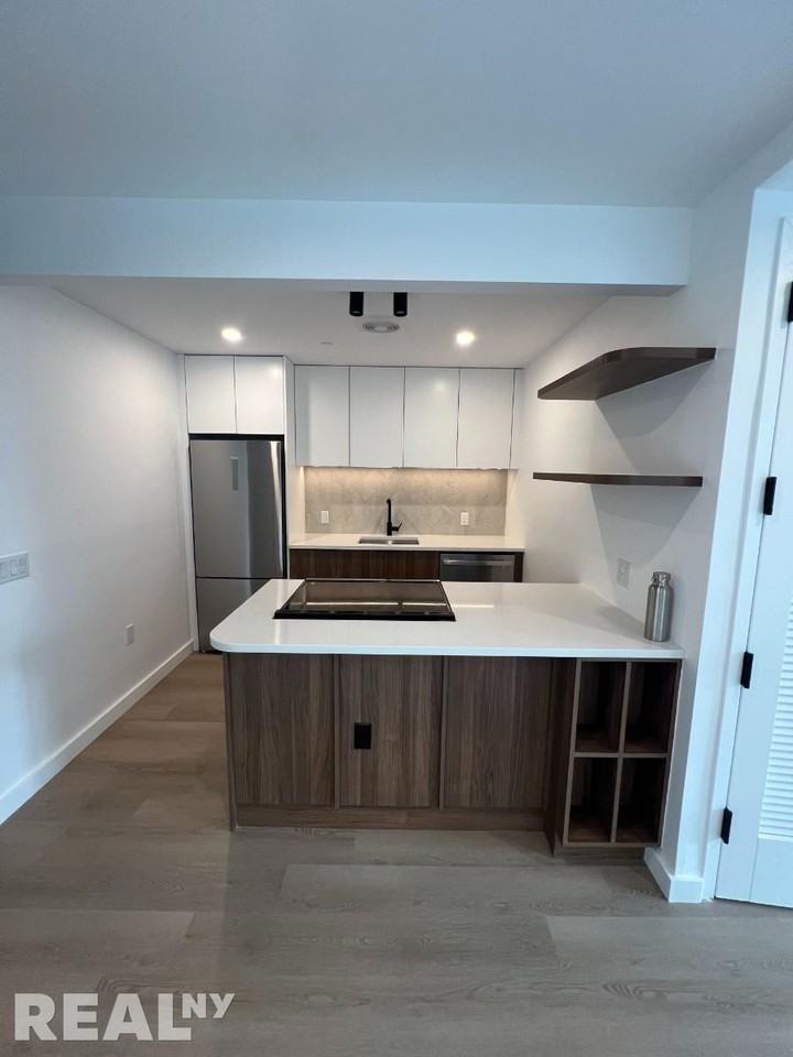 Dean St #631 - Photo 2 of 11
